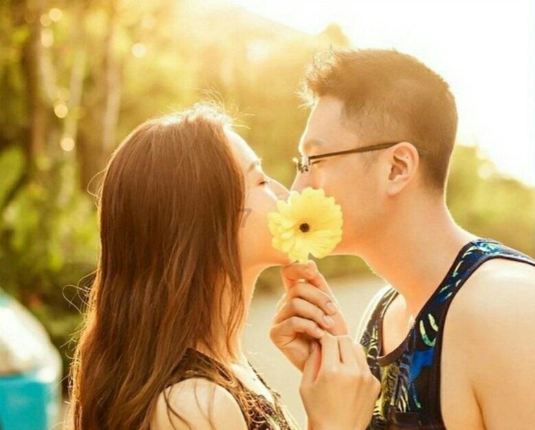 连接正负极