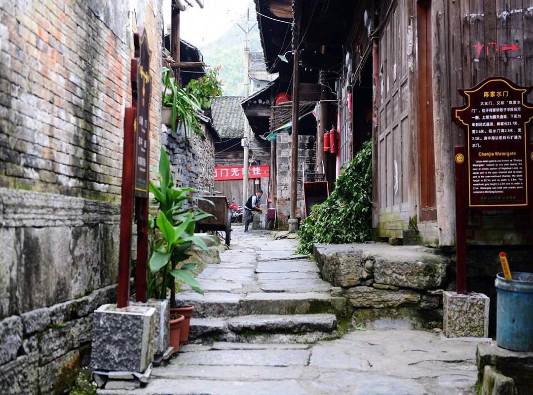 悬崖跳水运动